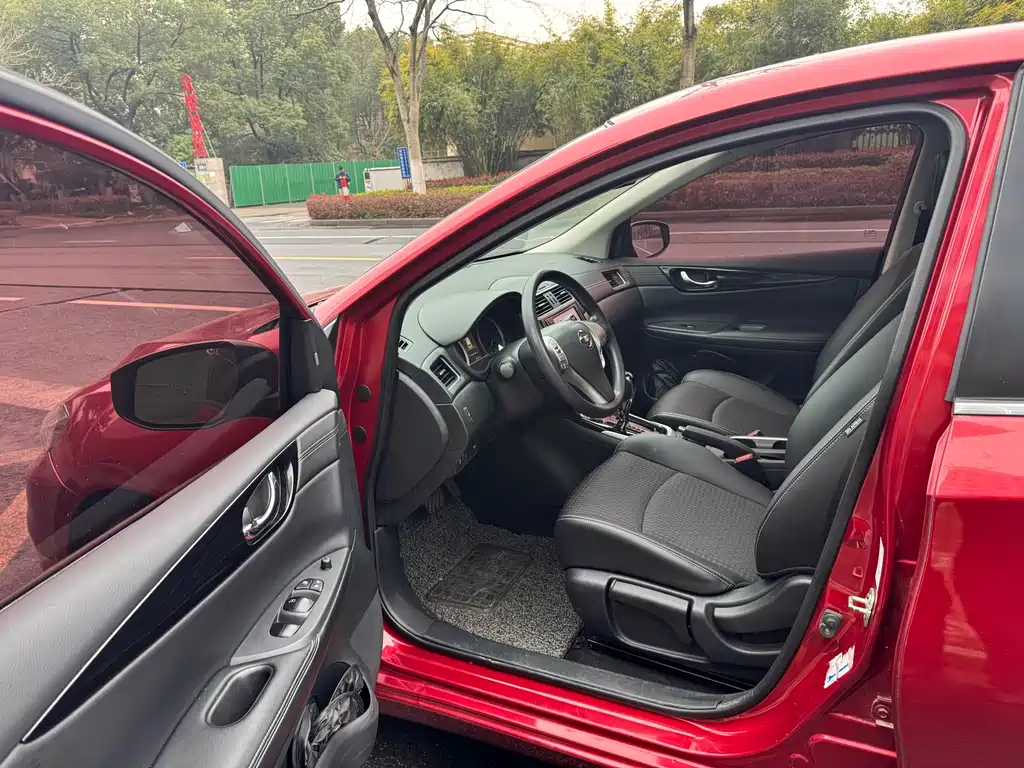 Tiida 2016 1.6L CVT Smart Travel Edition купить на сайте DeffCars