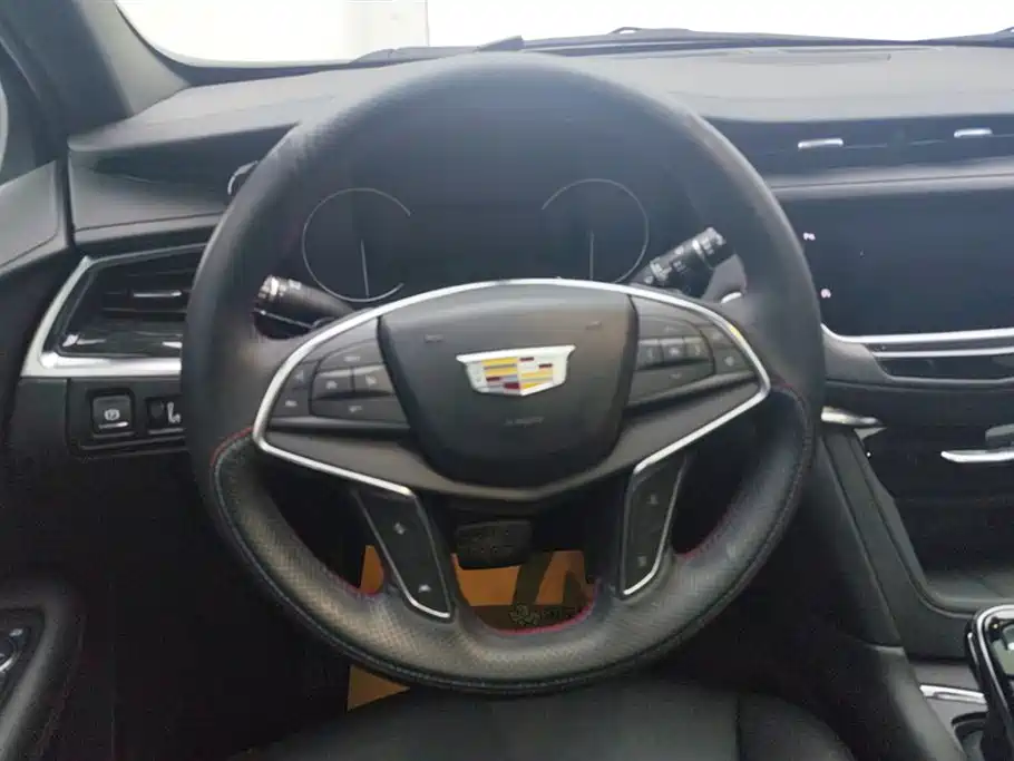Cadillac XT5 2022 2.0T two-wheel drive luxury model купить на сайте DeffCars