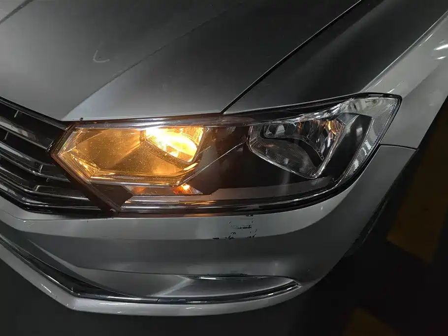 Bora 2018 1.5L manual comfort model купить на сайте DeffCars