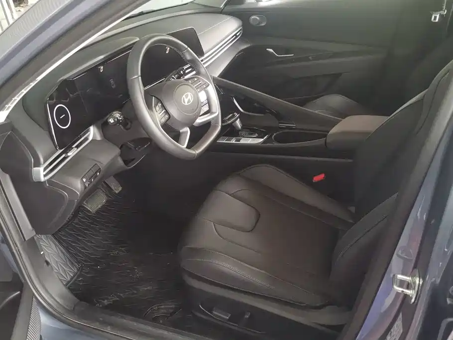 Elantra 2023 1.5L CVT LUX Premium Edition купить на сайте DeffCars