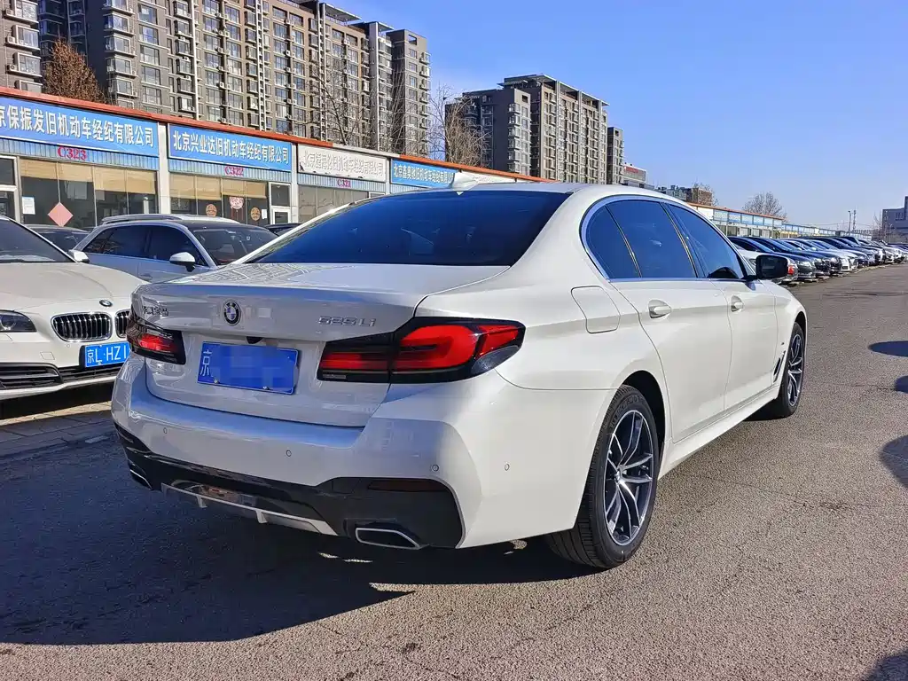BMW 5 Series 2022 525Li M Sports Package купить на сайте DeffCars