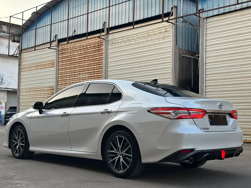 Camry 2023 2.5G Deluxe Edition купить на сайте DeffCars