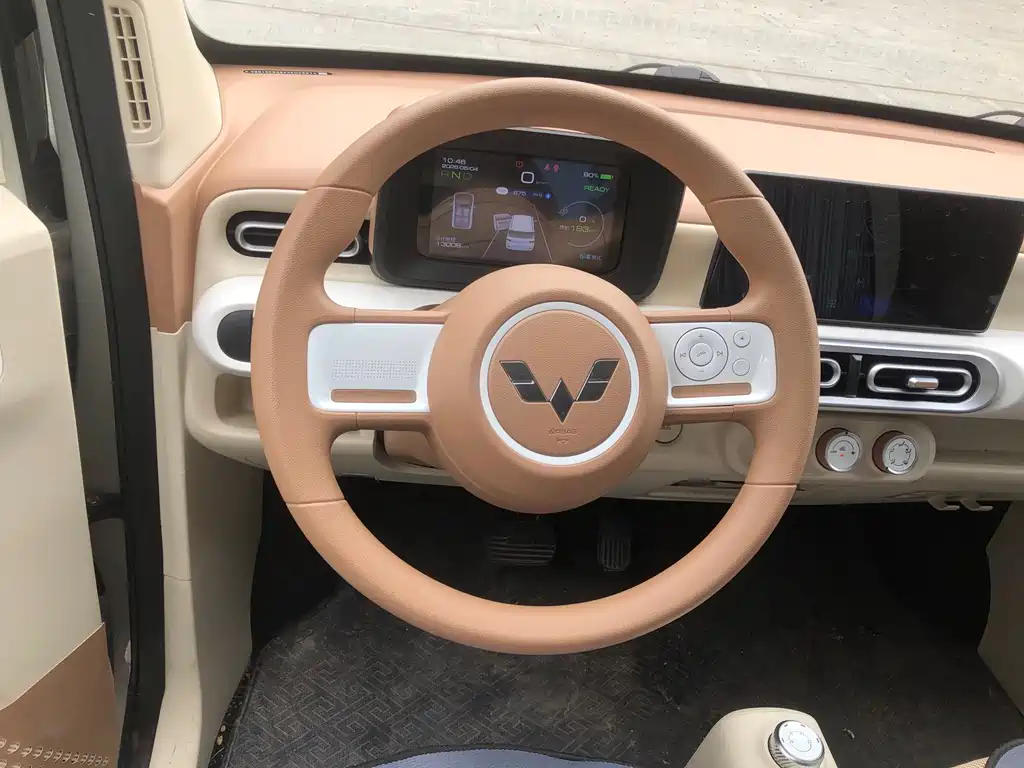 Hongguang MINIEV 2024 third generation 215km advanced version купить на сайте DeffCars