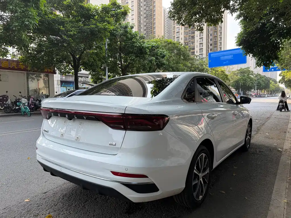 Emgrand 2022 4th generation 1.5L CVT premium model купить на сайте DeffCars