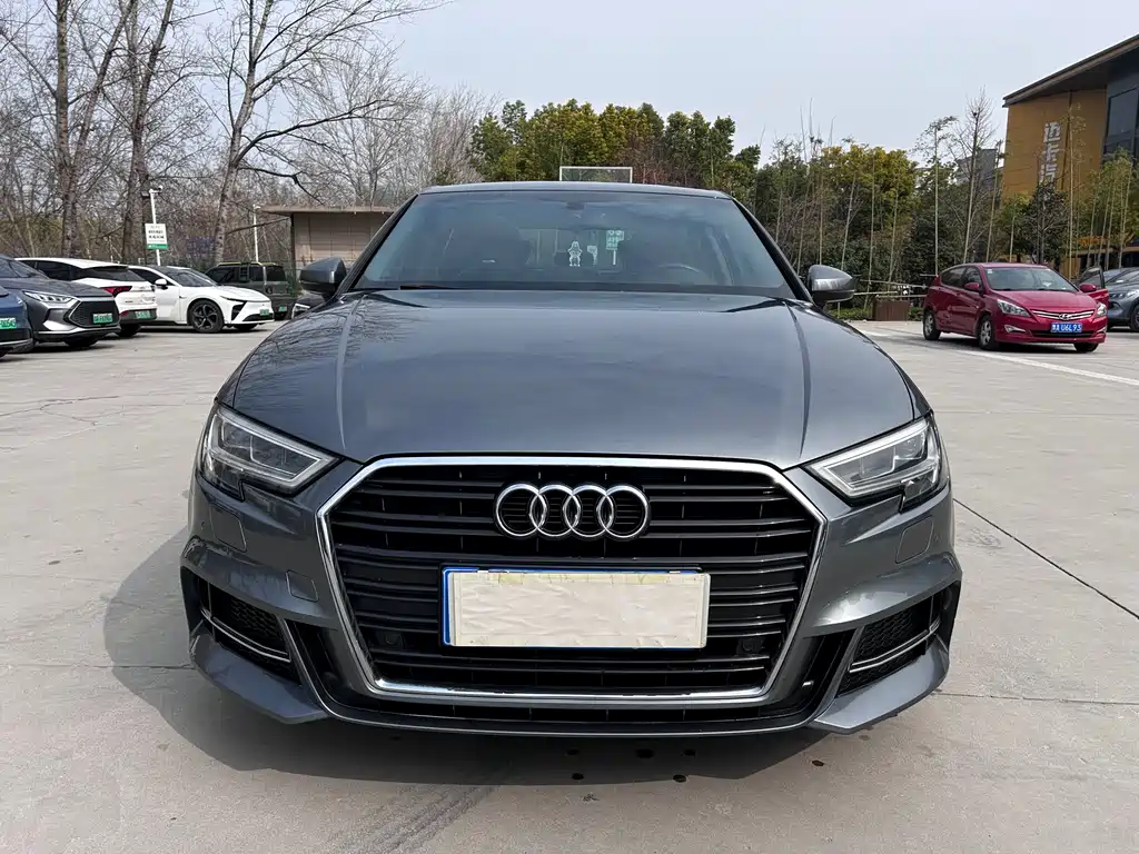 Audi A3 2019 Limousine 35 TFSI Fashion Type National V купить на сайте DeffCars