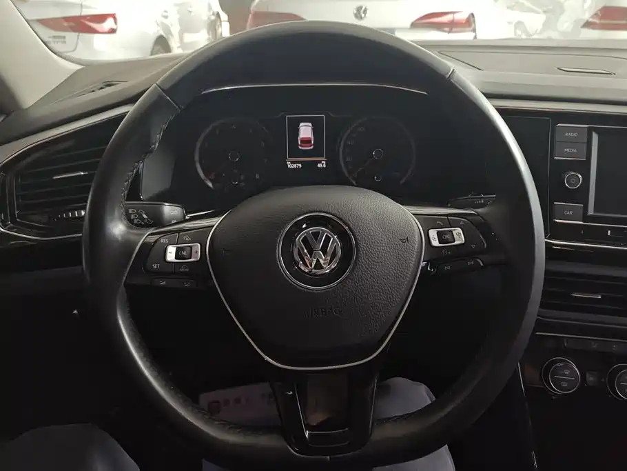 TYRON 2019 330TSI two-wheel drive luxury model, National VI купить на сайте DeffCars