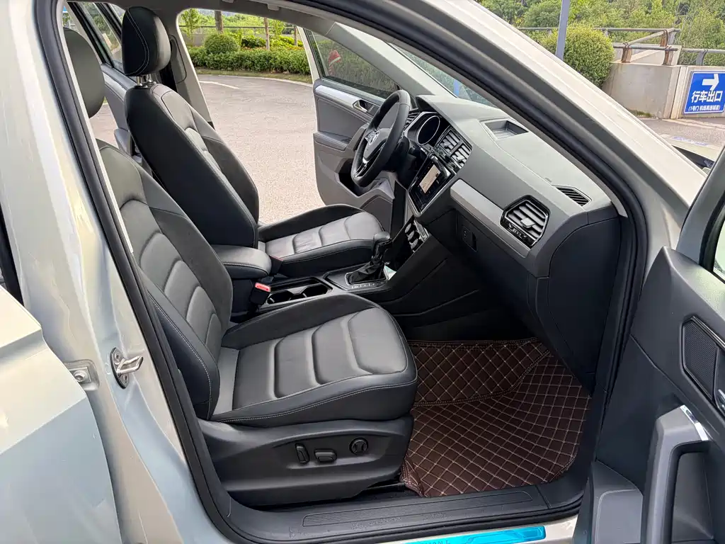 Tiguan L 2020 330TSI automatic two-wheel drive smart luxury version National VI купить на сайте DeffCars