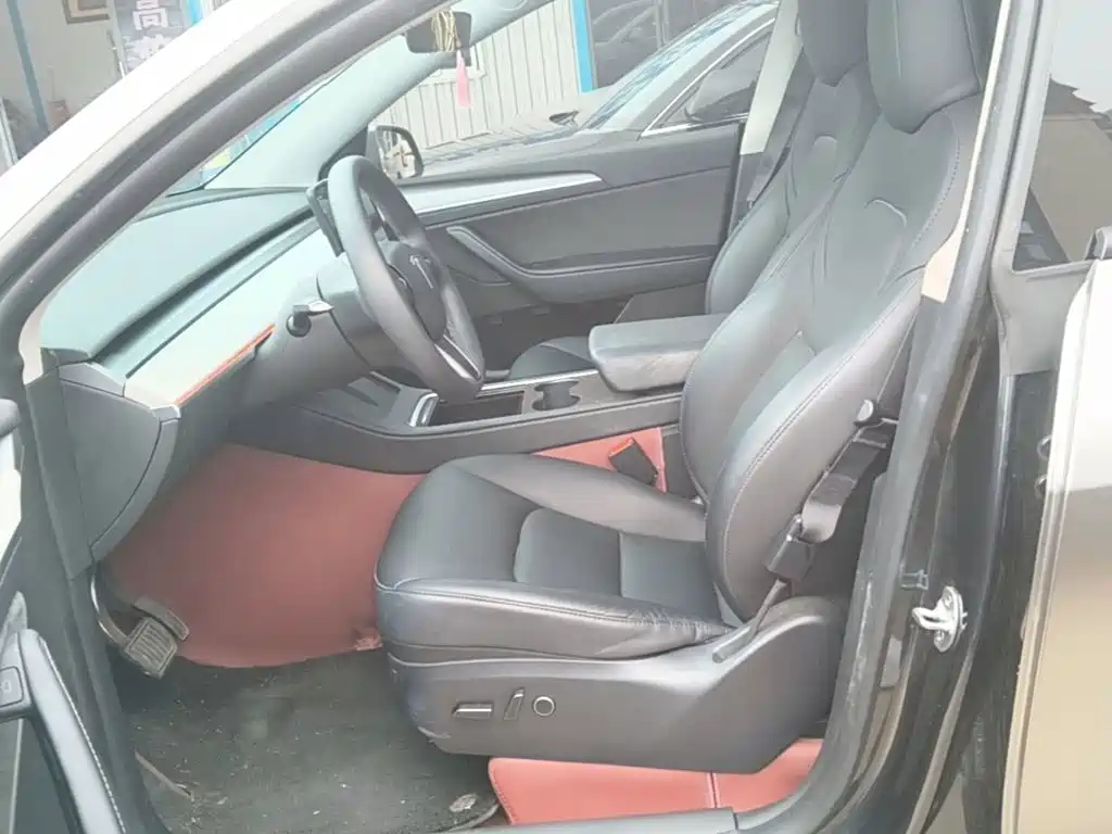 Model Y 2024 rear-wheel drive version купить на сайте DeffCars