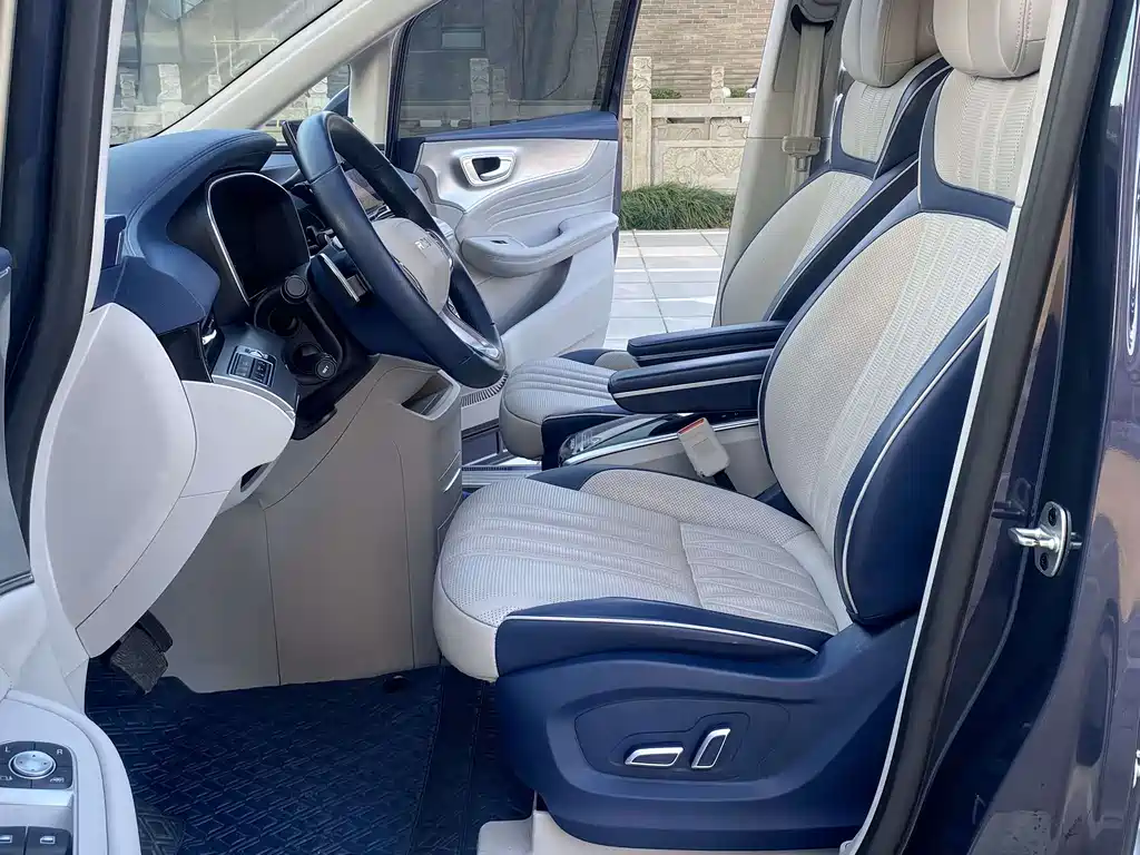 Roewe iMAX8 2021 400TGI Supreme Series Honor Edition купить на сайте DeffCars