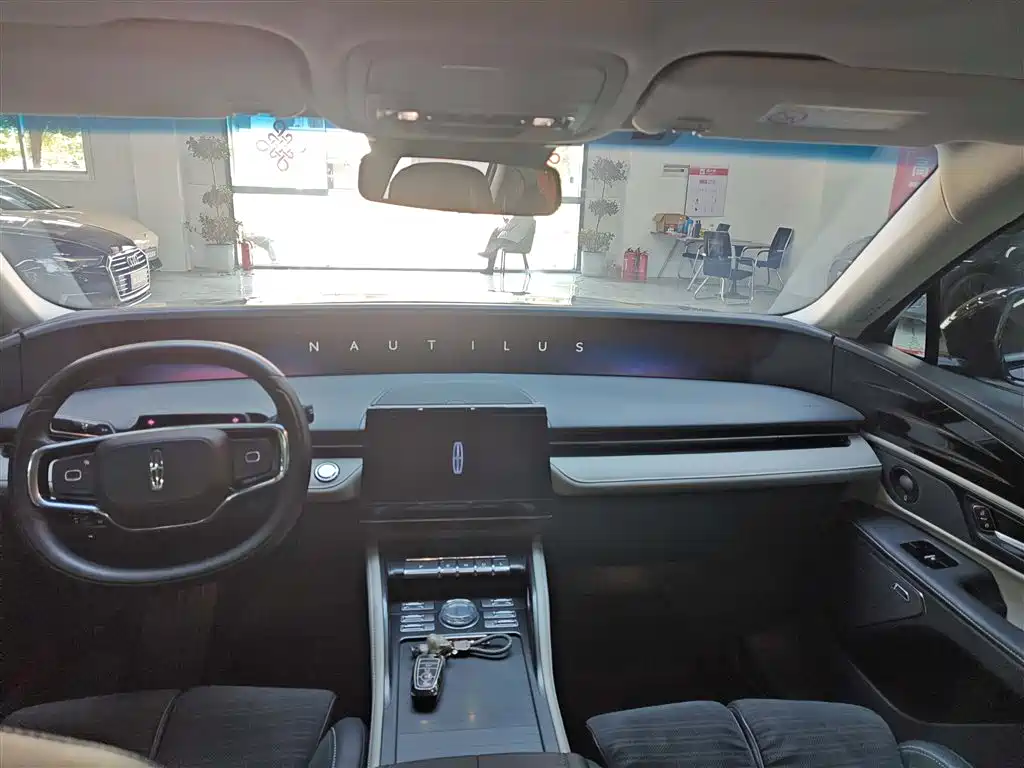 Voyager 2023 2.0T four-wheel drive Zunrui hybrid version купить на сайте DeffCars
