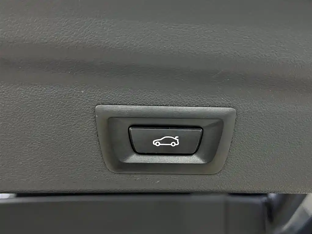 BMW X1 2023 sDrive20Li X Design Package купить на сайте DeffCars