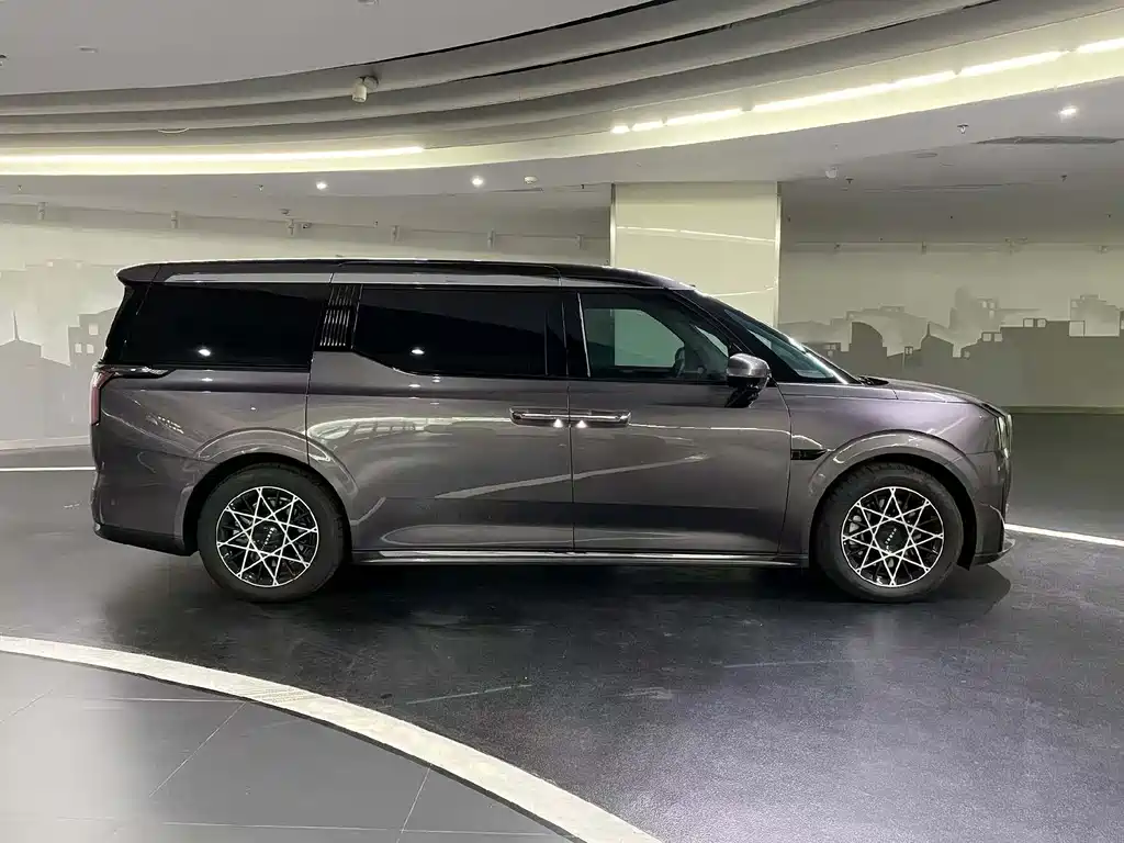 Jikrypton 009 2024 seven-seat aisle version four-wheel drive 108kWh купить на сайте DeffCars