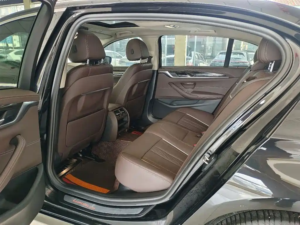 BMW 5 Series 2021 525Li Luxury Package купить на сайте DeffCars