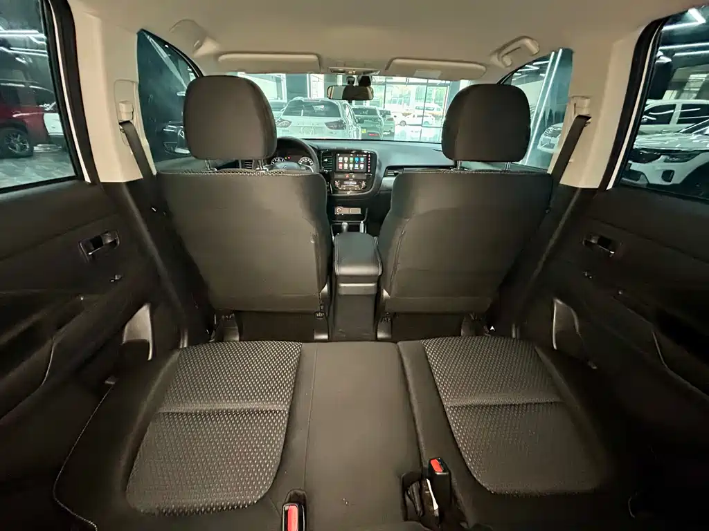 Outlander 2021 facelift 2.0L 2WD smooth version 5 seats купить на сайте DeffCars