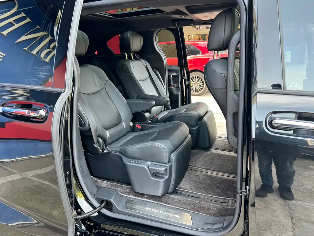 SIENNA 2023 2.5L Hybrid Platinum Edition купить на сайте DeffCars