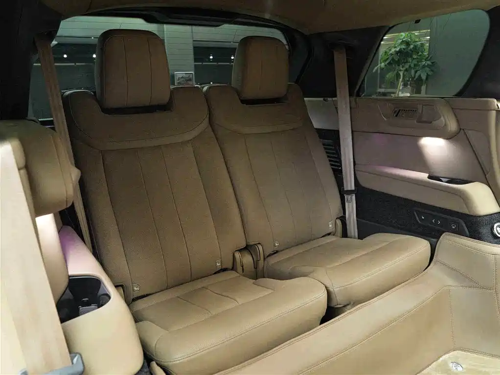 Range Rover 2023 3.0 L6 400PS Seven-seater Extended Edition купить на сайте DeffCars