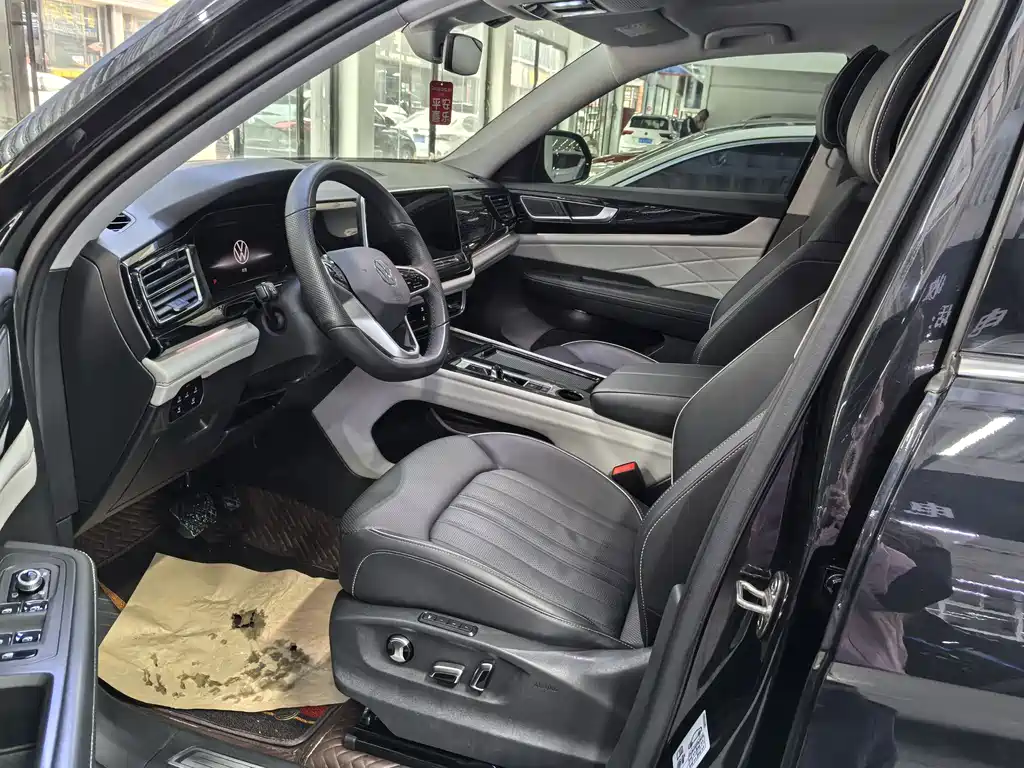 Touron 2023 380TSI four-wheel drive luxury version купить на сайте DeffCars