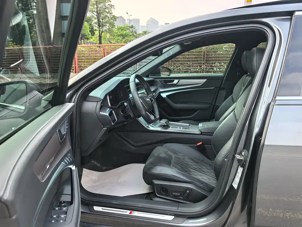 Audi A6L 2021 55 TFSI quattro exclusive dynamic model купить на сайте DeffCars