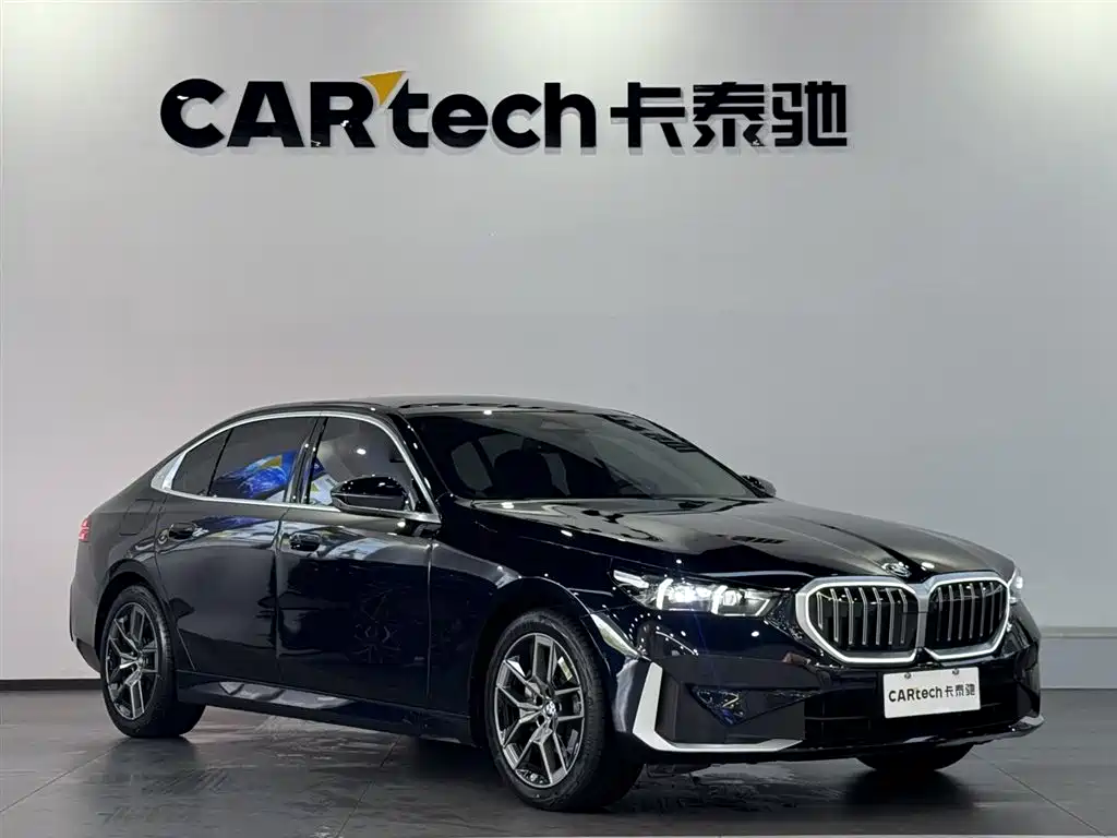 BMW 5 Series 2024 530Li Leading Luxury Package купить на сайте DeffCars