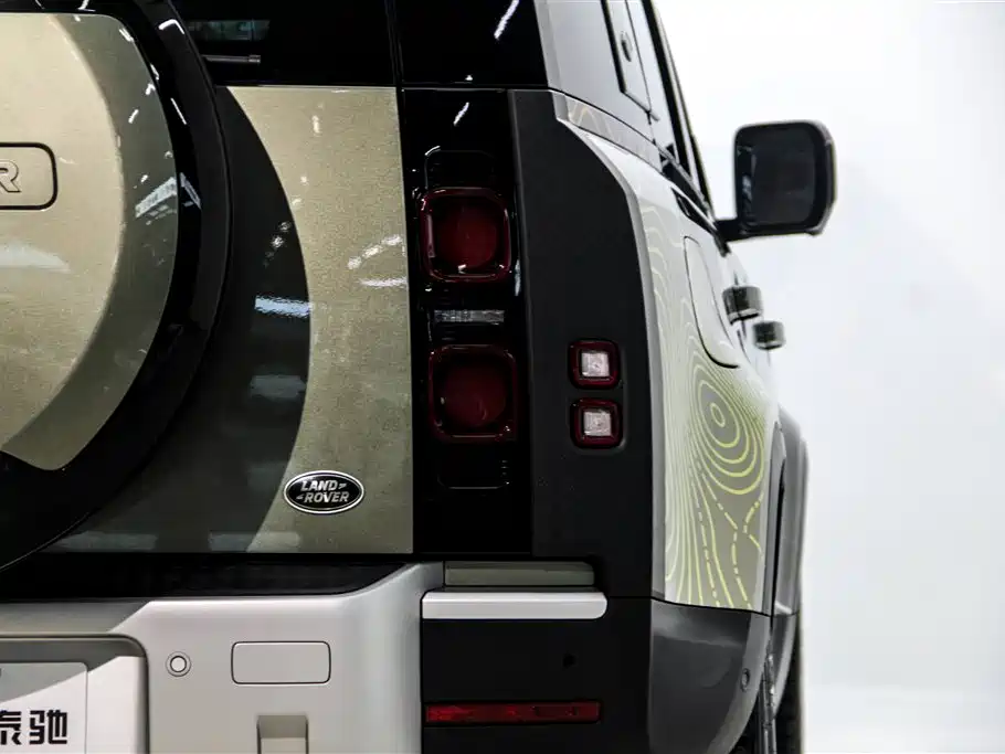 Land Rover Defender 2023 facelift 110 3.0T P400 Dark Special Edition купить на сайте DeffCars