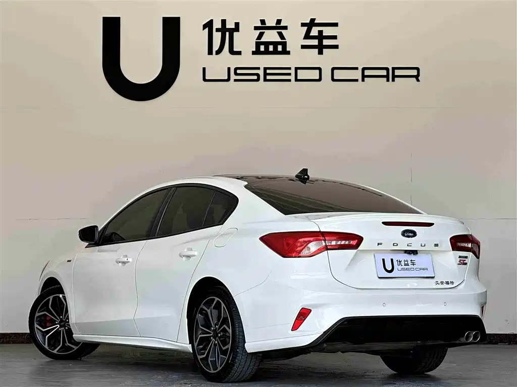 Focus 2021 Sedan EcoBoost 180 Automatic ST Line купить на сайте DeffCars