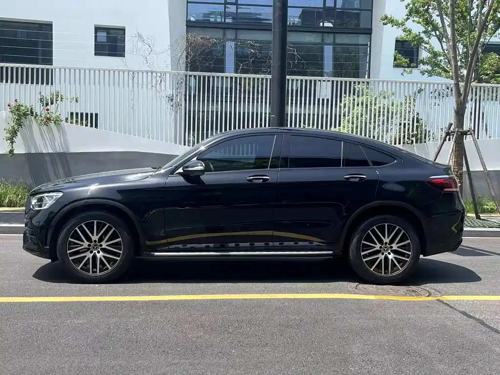 Mercedes-Benz GLC Coupe 2020 GLC 300 4MATIC Coupe SUV купить на сайте DeffCars