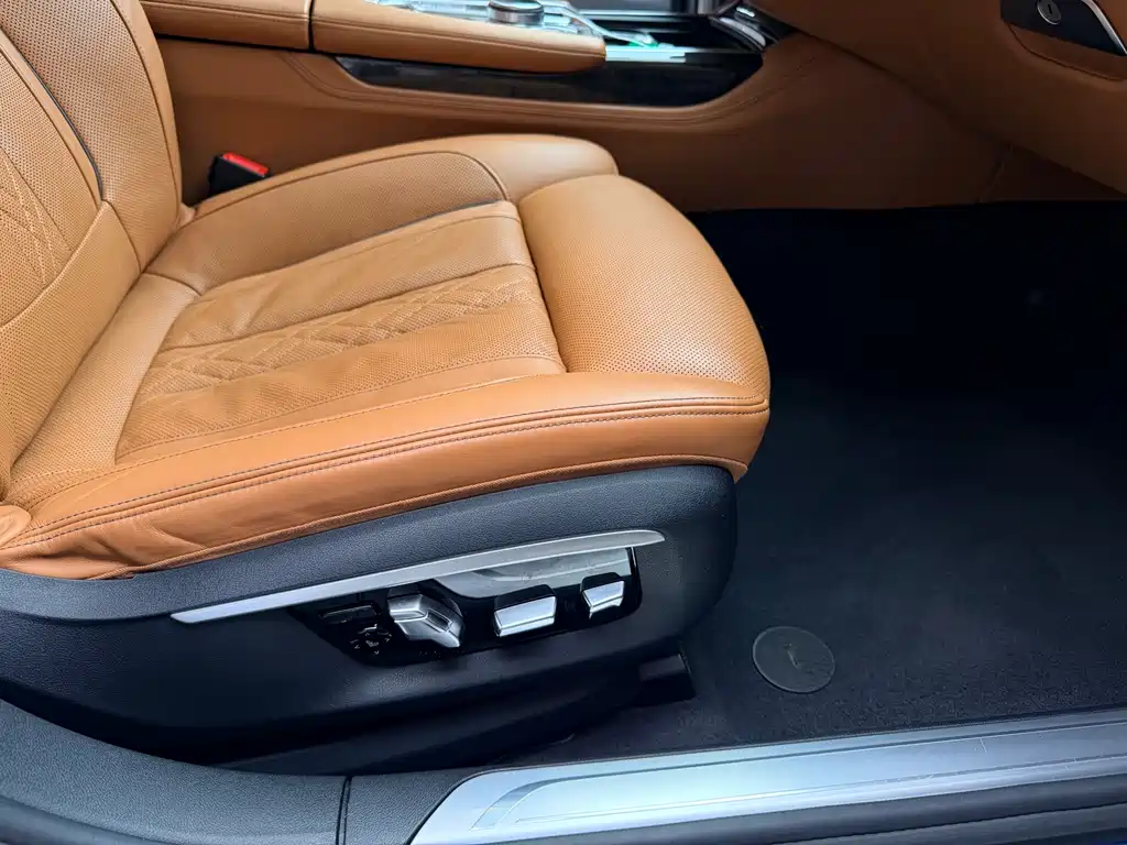 BMW 7 Series 2016 740Li Leading Model купить на сайте DeffCars