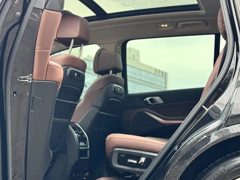 BMW X7 2023 xDrive40i Leading Luxury Package купить на сайте DeffCars