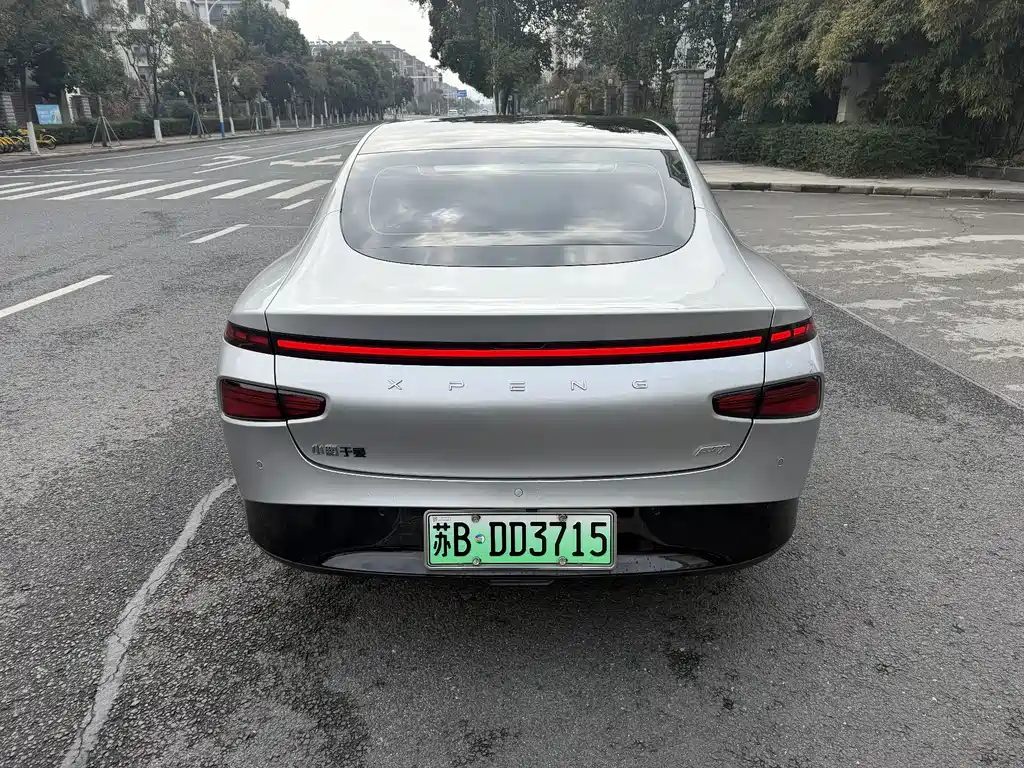 Xpeng P7 2024 model P7i 550 Max купить на сайте DeffCars