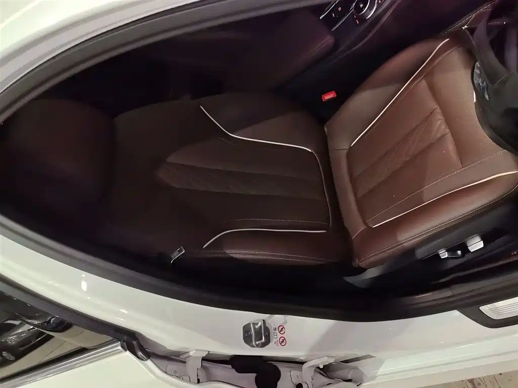 BMW 5 Series 2021 530Li Leading M Sports Package купить на сайте DeffCars