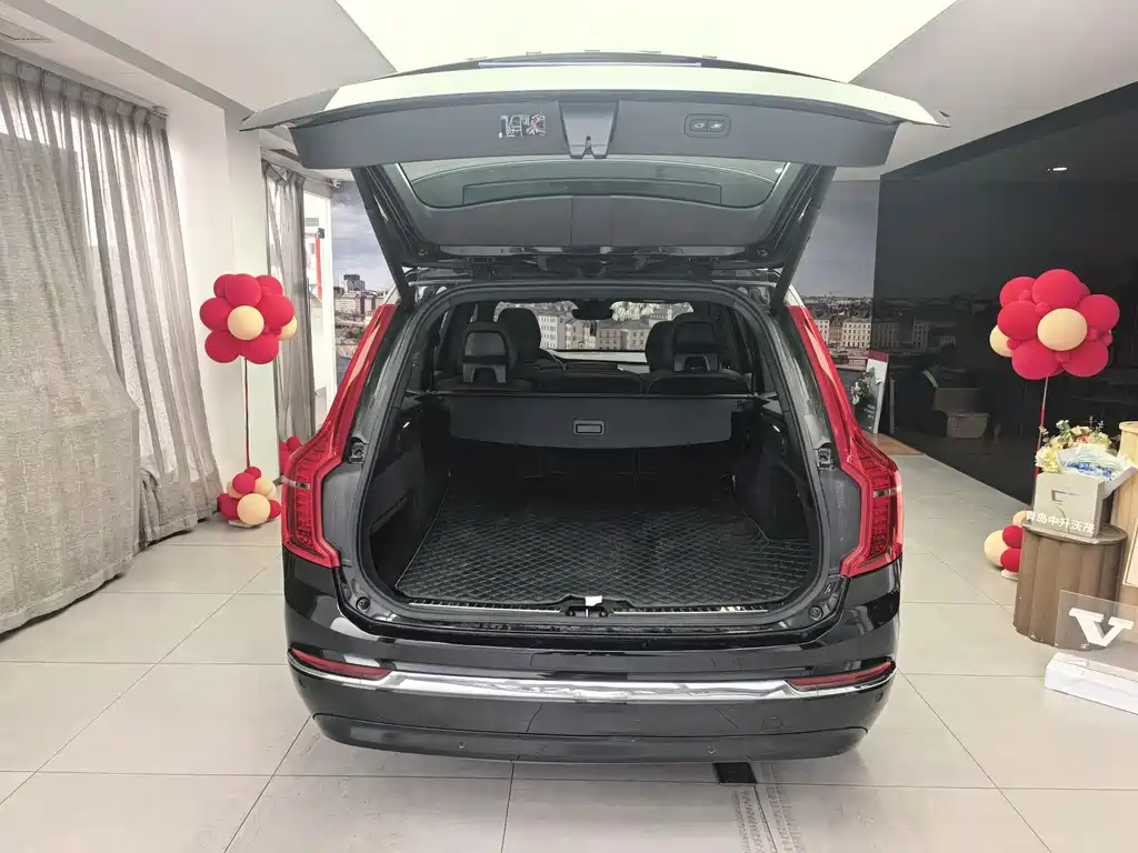 Volvo XC90 2024 B5 Smart Deluxe Edition 5 seats купить на сайте DeffCars