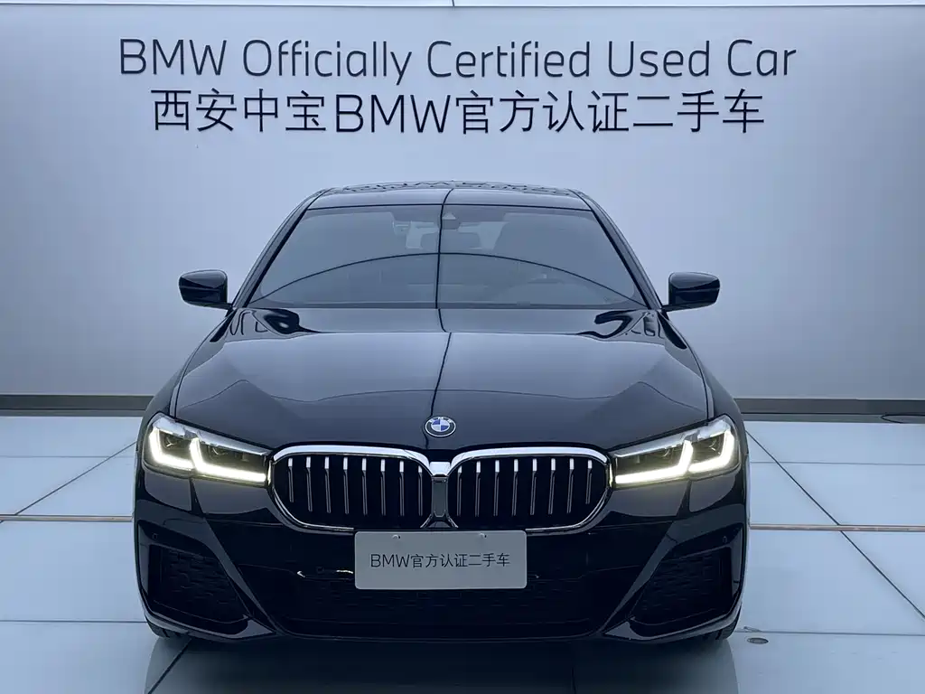 BMW 5 Series 2022 530Li Leading M Sports Package купить на сайте DeffCars