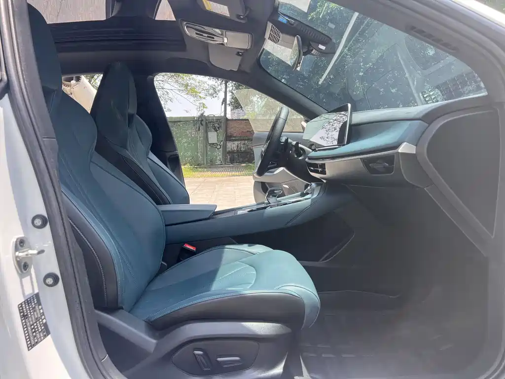 MG7 2025 2.0T 405 AT luxury version купить на сайте DeffCars