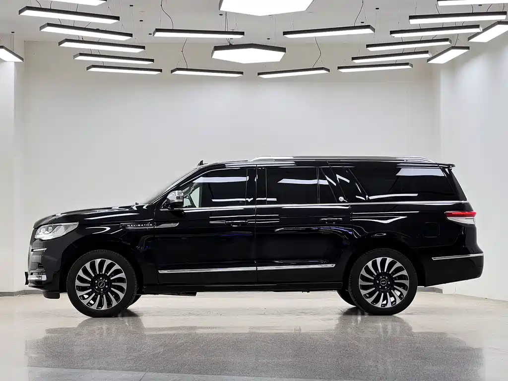 Navigator 2022 3.5T Long Axis Presidential Edition купить на сайте DeffCars