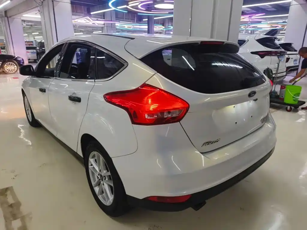 Focus 2015 hatchback EcoBoost 125 automatic super stylish model купить на сайте DeffCars