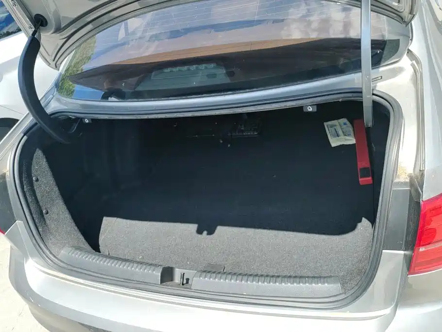 Sagitar 2015 1.6L automatic comfort model купить на сайте DeffCars
