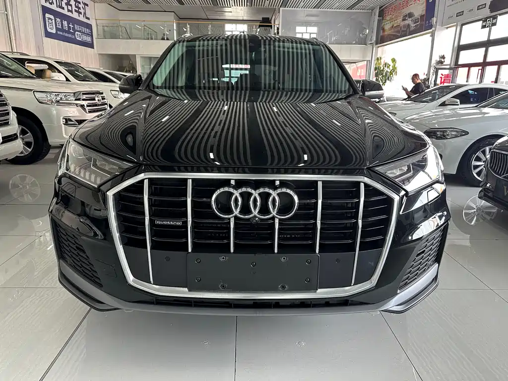 Audi Q7 2024 45 TFSI quattro S line sports купить на сайте DeffCars
