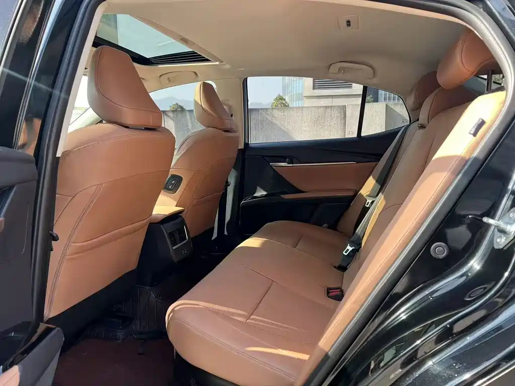 Camry 2024 Shuangqing 2.0HGVP Deluxe Edition купить на сайте DeffCars