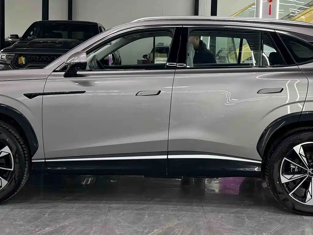 Roewe RX5 2023 1.5T Superior Edition купить на сайте DeffCars