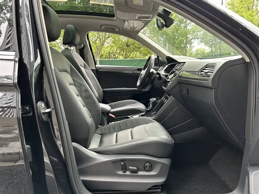 Tiguan L 2020 330TSI automatic two-wheel drive R-Line flagship version National VI купить на сайте DeffCars