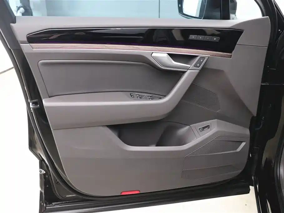 Touareg 2022 3.0TSI Ruixiang Edition Classic Sports Package купить на сайте DeffCars