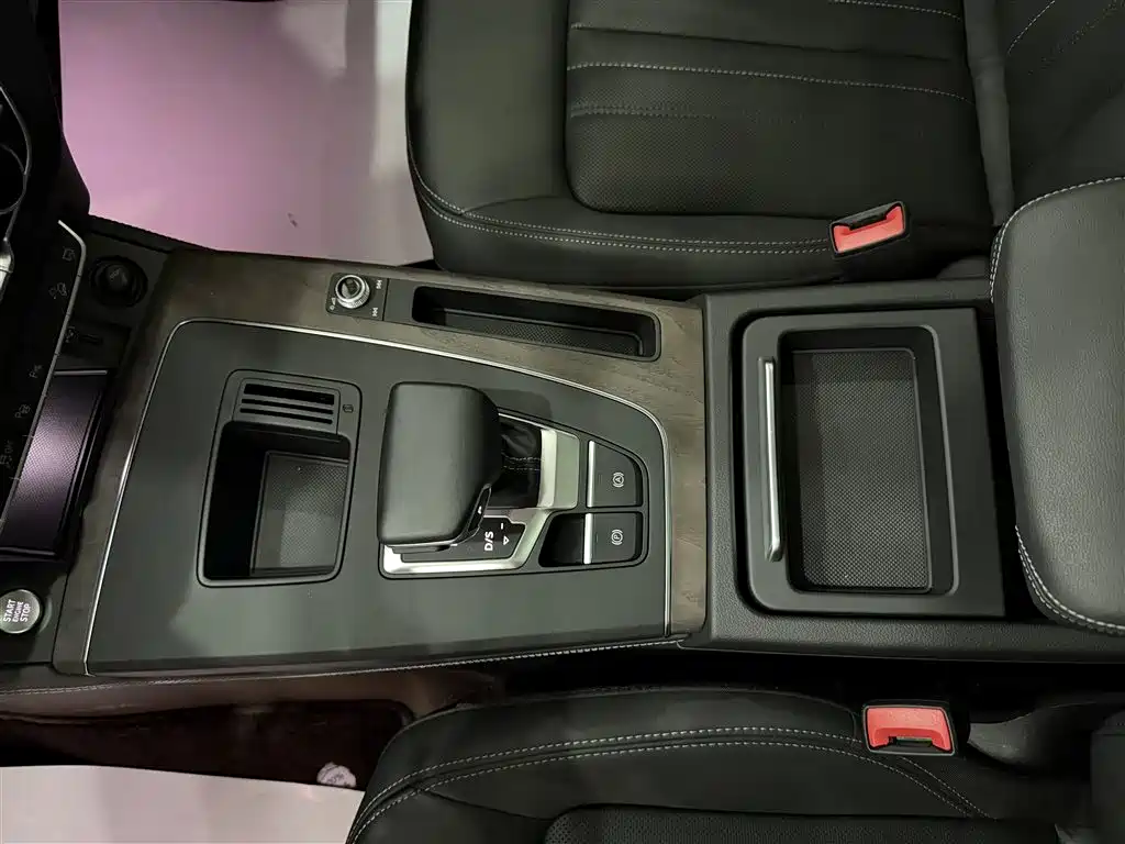 Audi Q5L 2022 facelift 40T luxury and elegant model купить на сайте DeffCars