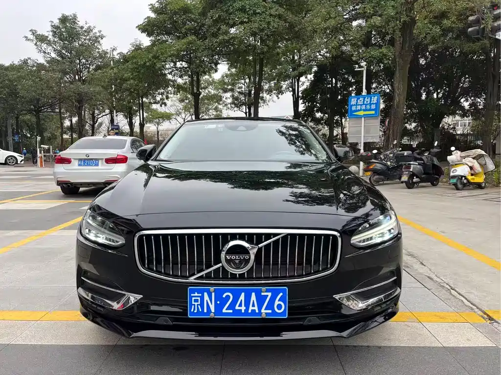 Volvo S90 2018 T5 Zhiya Edition купить на сайте DeffCars