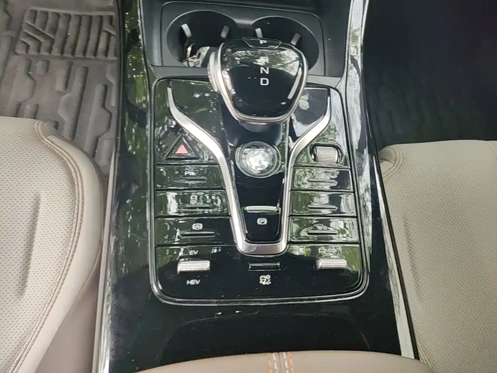 Qin Plus 2024 Honor Edition DM-i 55KM Leading Type купить на сайте DeffCars