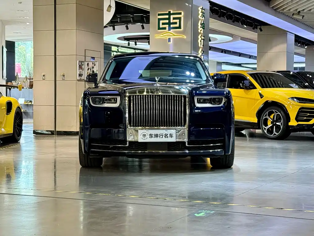 Phantom 2018 6.7T long wheelbase version купить на сайте DeffCars
