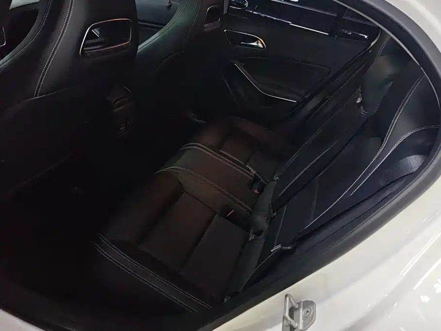 Mercedes-Benz GLA 2016 GLA 200 Dynamic купить на сайте DeffCars