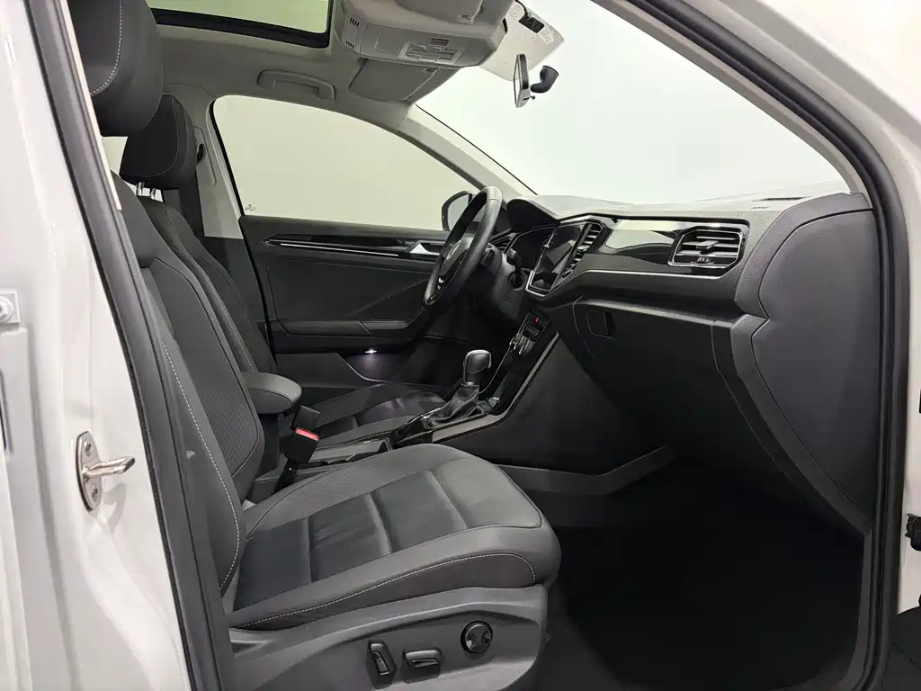 T-ROC 2022 model 280TSI DSG two-wheel drive comfort PLUS купить на сайте DeffCars