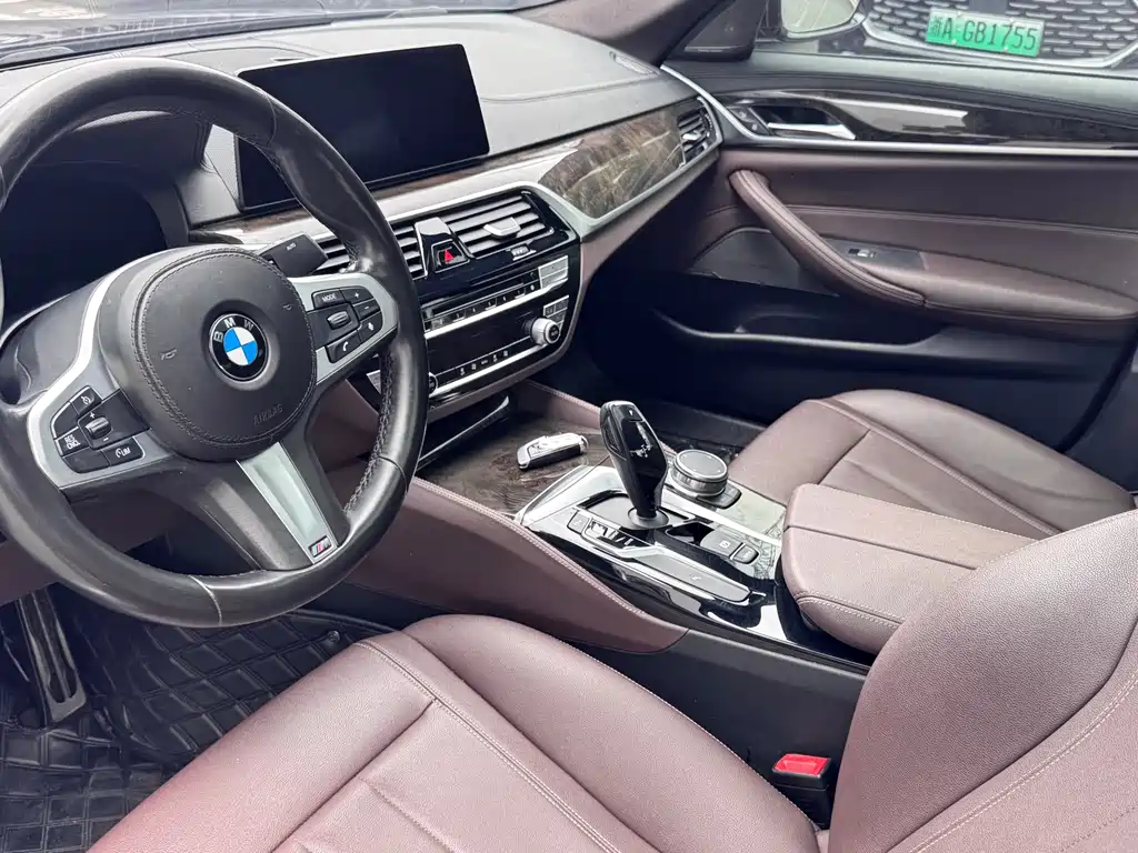 BMW 5 Series 2018 525Li Luxury Package купить на сайте DeffCars