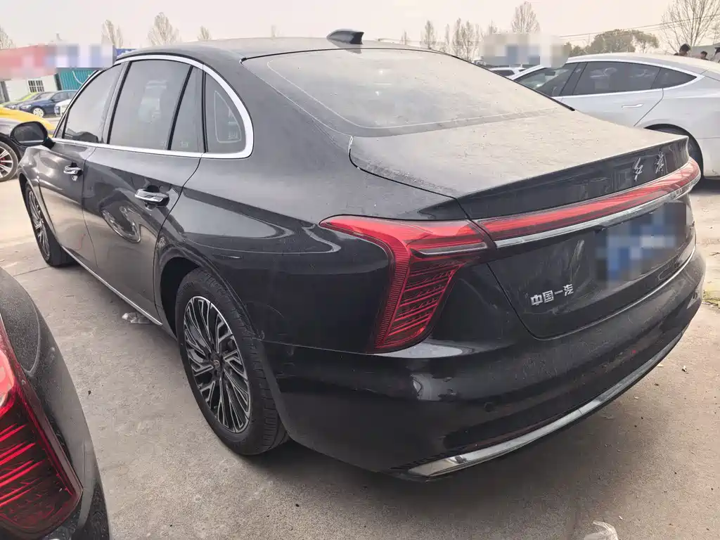 Hongqi H5 2025 2.0T automatic Qichang version купить на сайте DeffCars