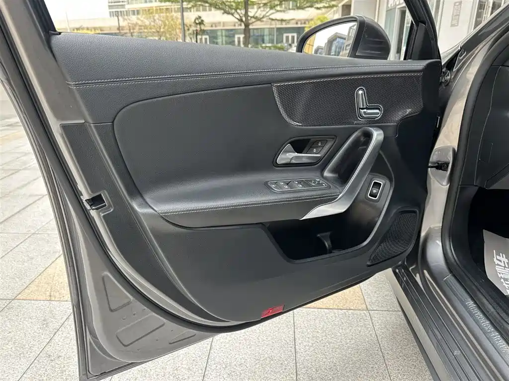 Mercedes-Benz A-Class 2022 A 200 L Sports Sedan Fashionable купить на сайте DeffCars
